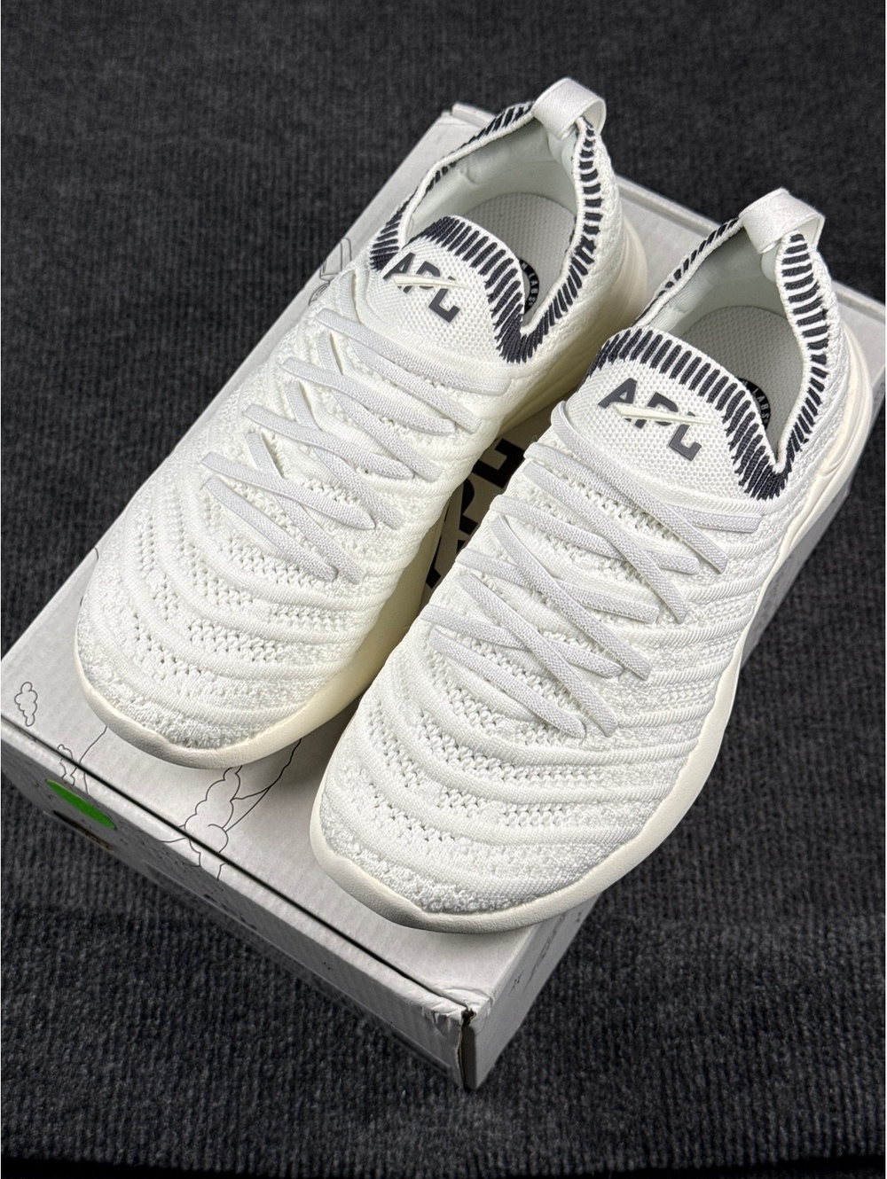 APL Youth's Techloom Wave Sneakers in Ivory & Iron NIB - Size 2